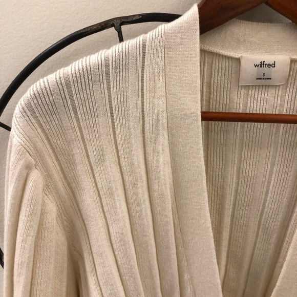 Wilfred Plunge V cardigan | Wilfred Thais sweater - Picture 5 of 6